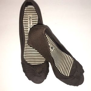 american eagle wedges size 10